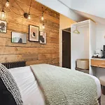 Πανσιόν - District In - Ridgestone Windermere