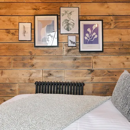 - District In - Ridgestone Windermere