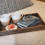 - District In - Ridgestone Гостевой дом 3*