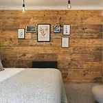 - District In - Ridgestone Гостевой дом 3*