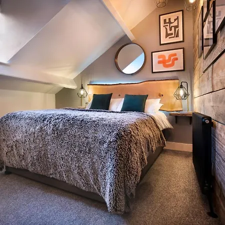 - District In - Ridgestone Windermere