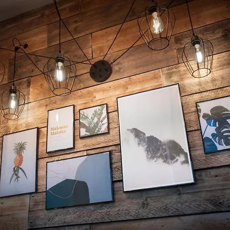 Πανσιόν - District In - Ridgestone Windermere