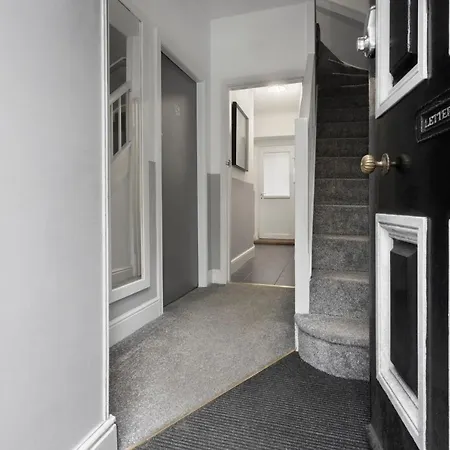 - District In - Ridgestone Πανσιόν