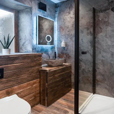 - District In - Ridgestone Πανσιόν