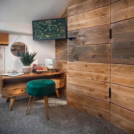 - District In - Ridgestone Πανσιόν *