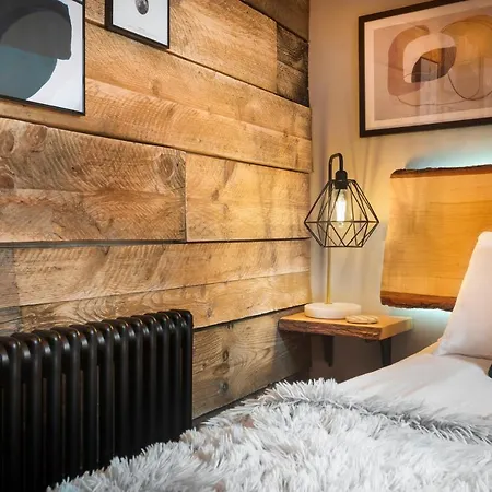 - District In - Ridgestone Windermere