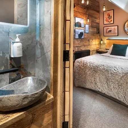 - District In - Ridgestone Windermere