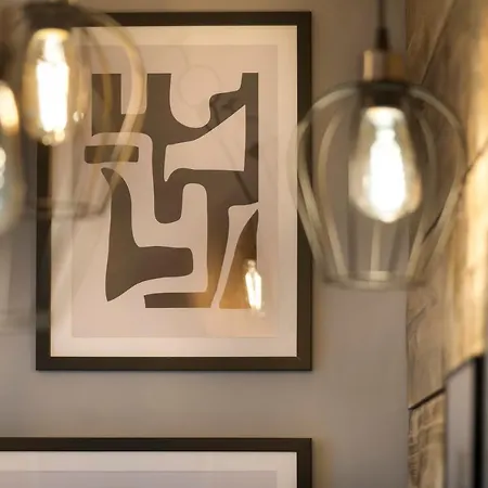 Πανσιόν - District In - Ridgestone *