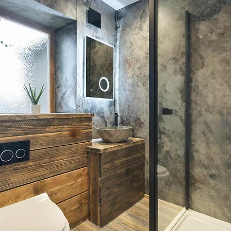 - District In - Ridgestone 3* Windermere