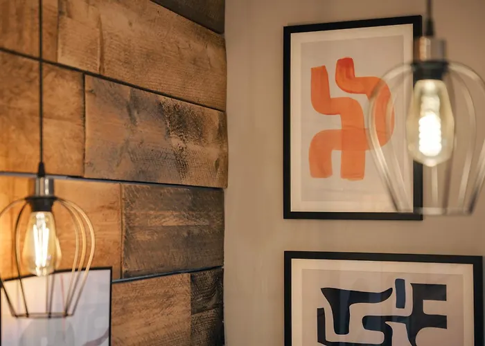 - District In - Ridgestone Windermere