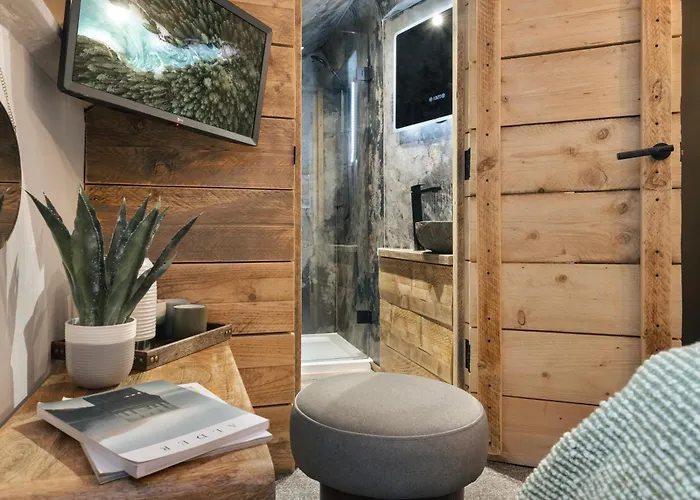 - District In - Ridgestone