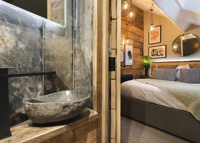 - District In - Ridgestone 3* Windermere