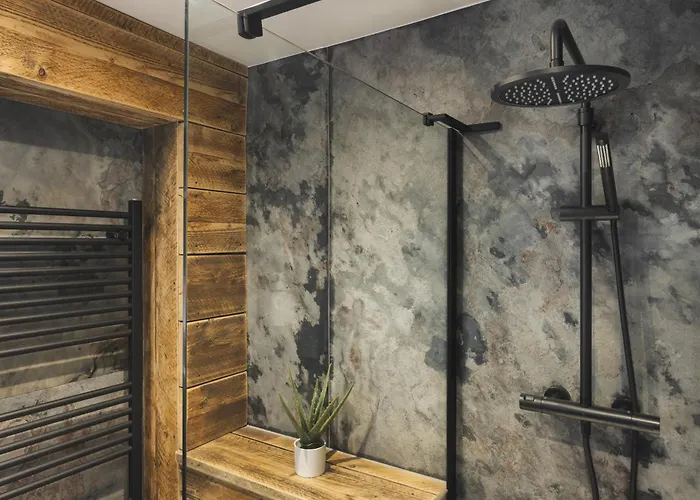 - District In - Ridgestone 3* Windermere