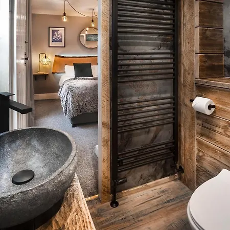 - District In - Ridgestone Windermere